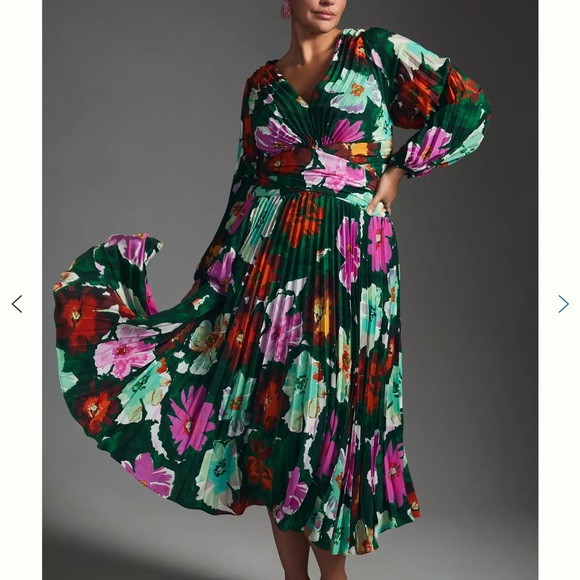 Anthropologie Pleated V-Neck Dress NWT size 6 - Picture 5 of 12